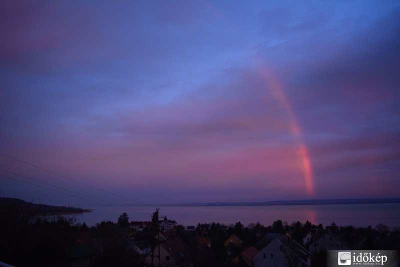 Alkonyi szivárvány