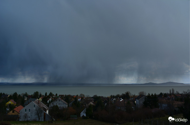 Hózivatar a Balatonon