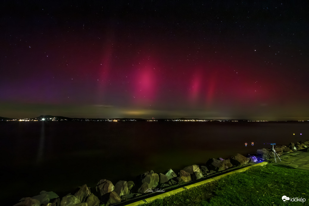 Sarki fény a Balatonnál