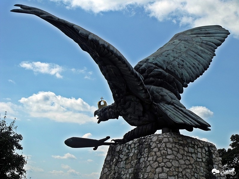 Turul-emlékmű Tatabánya 1.