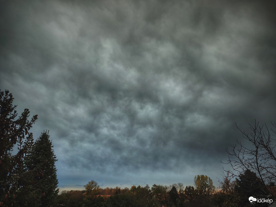 Mammák jelzik az újabb eső közeledtét