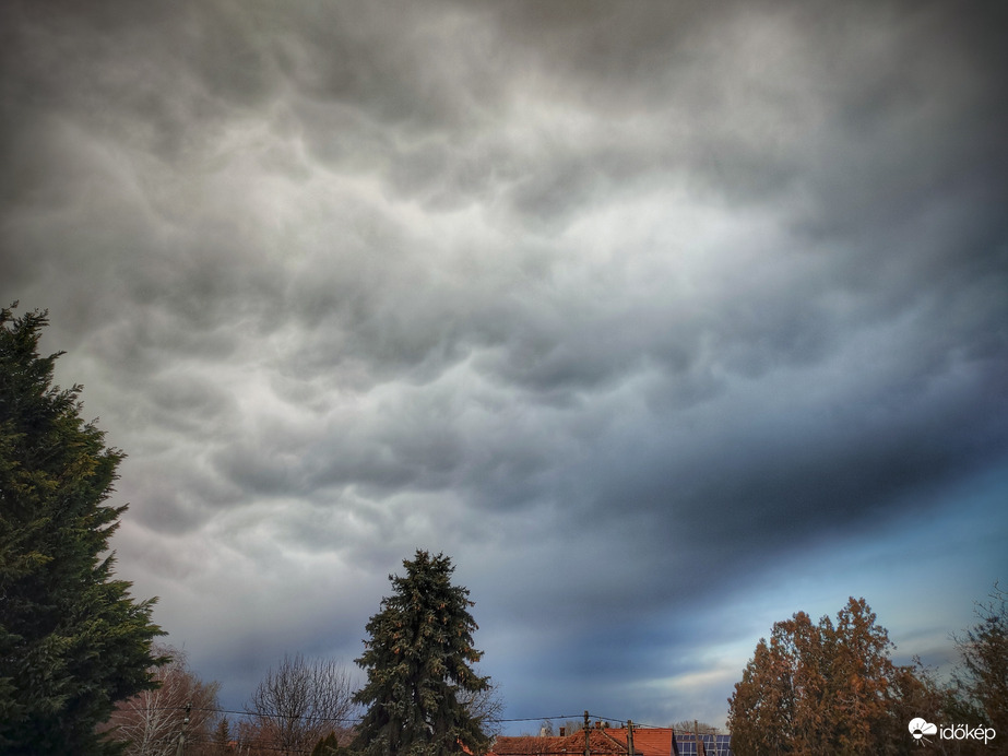 Lágy mammákkal jön a borulás