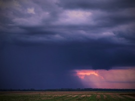 Konvektív szeptember végi naplemente