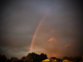 Naplemente idején érkező zápor ajándéka