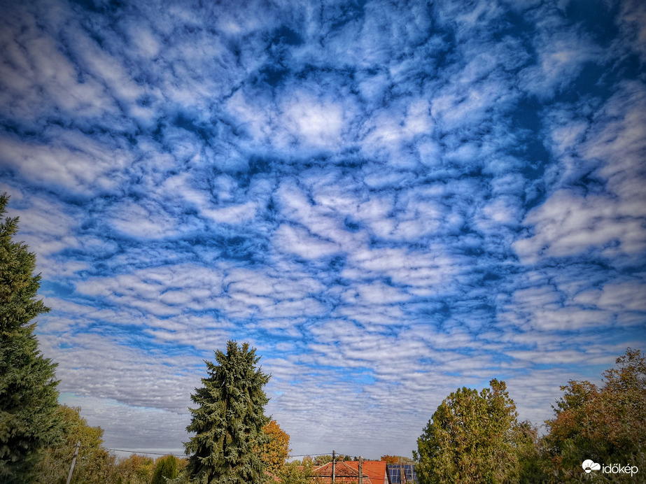 Délelőtti felhővarázs