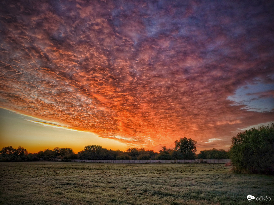 Hamarosan ez a kis dér is eltűnik a reggeli tájáról