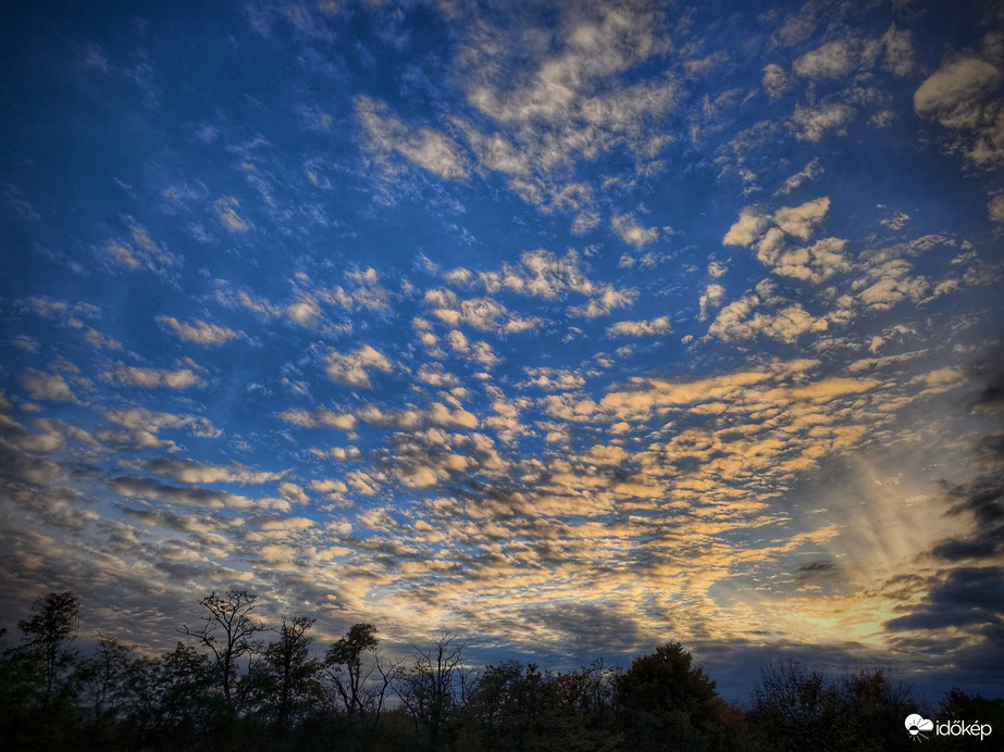 Felhővarázs a front előtt