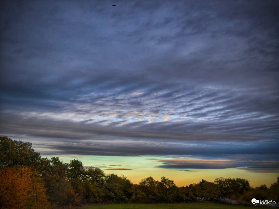 Kelvin–Helmholtz hullámok is előbukkantak