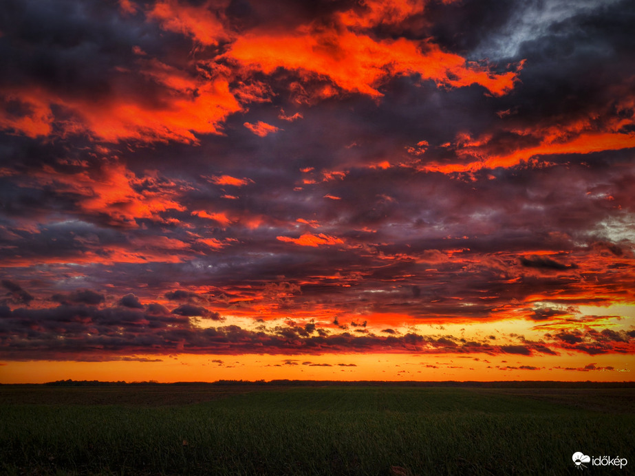 Novemberi eleji alkonyati színek előadása