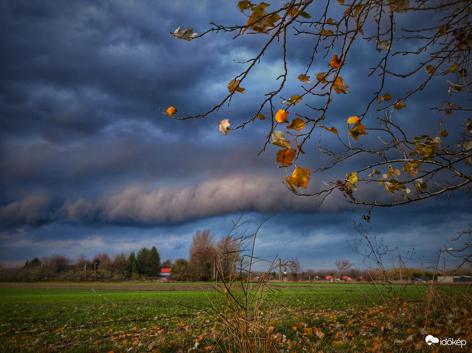 Novemberi peremfelhős érkezés
