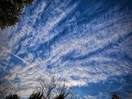 Jókor néztem fel a vasárnapi égre