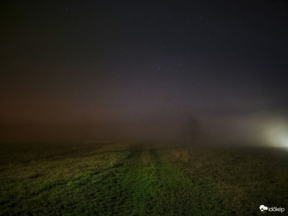 Éjjeli út a ködbe