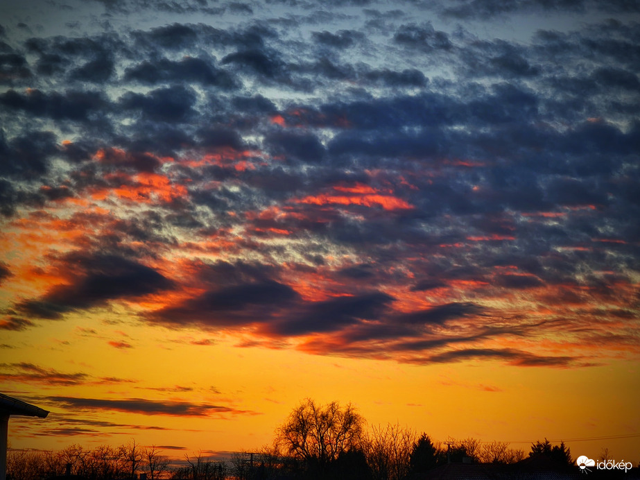 Aranyozott felhőbukták