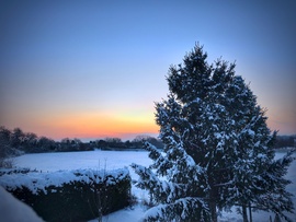 Hófödte téli pirkadat