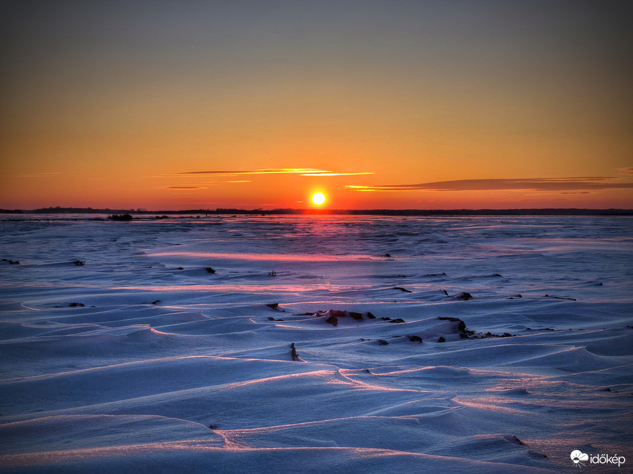 Hóbuckák naplemente idején