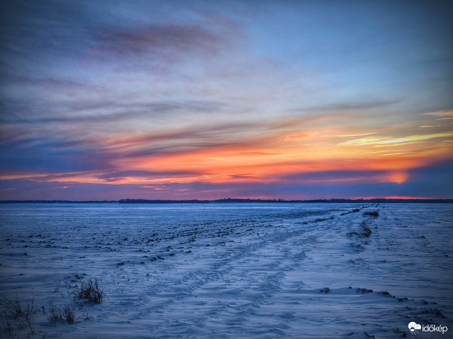 Naplemente idején a havas határon