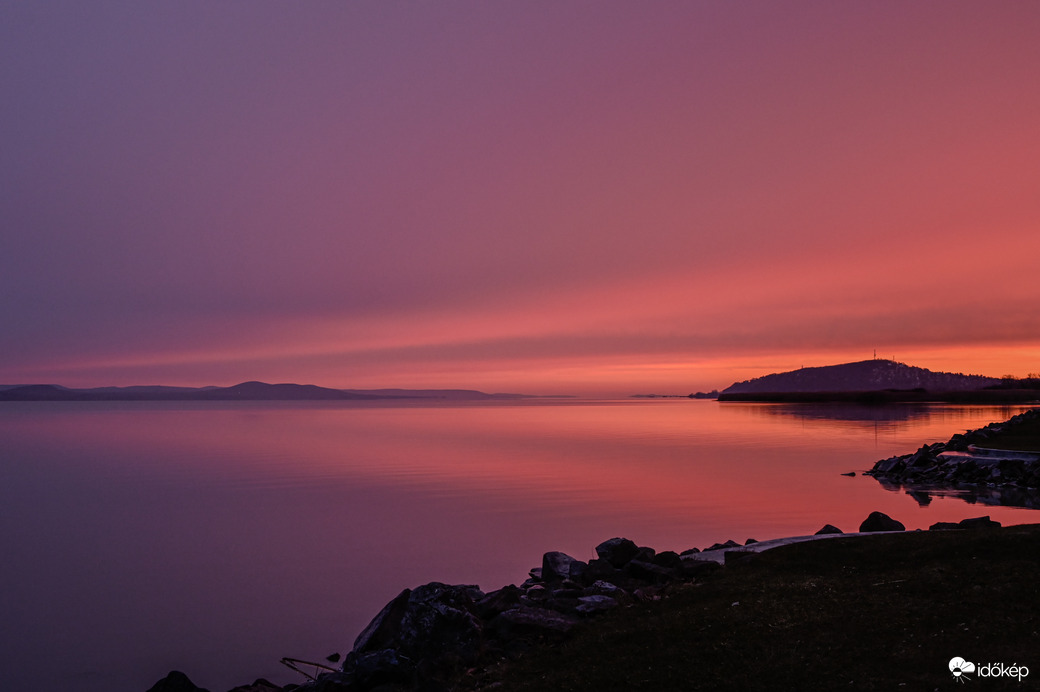 A tegnapi vihar kisöpörte a párát, csodás tiszta színeket ajándékozott a reggel 
