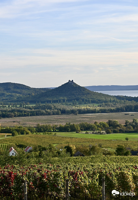 Szigliget a Szent György hegyről. 