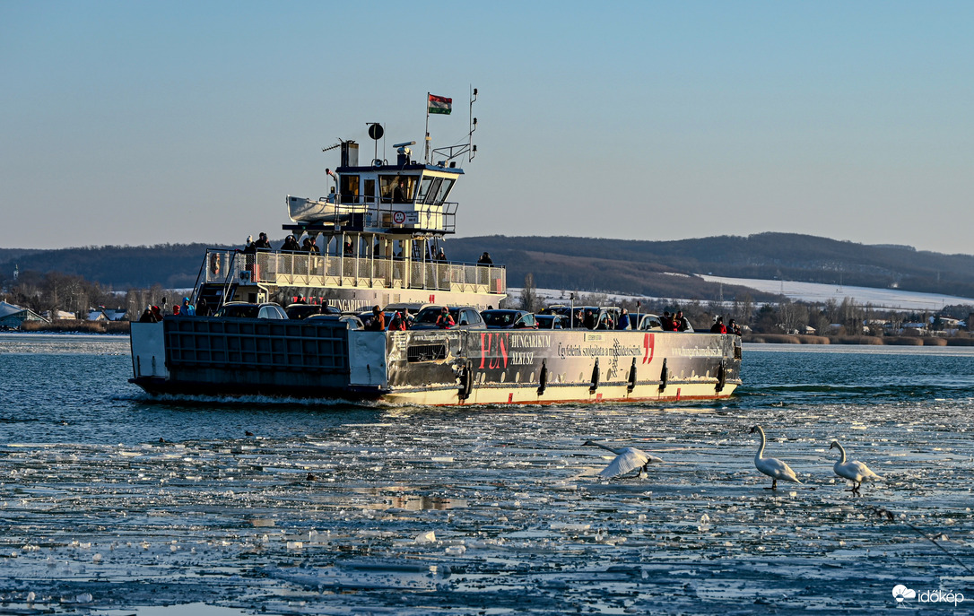 Megérkezett a fogadó bizottság 