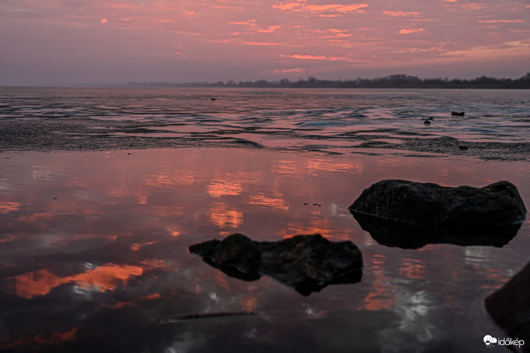 Pulzusemelő magenta a borult idő előtt