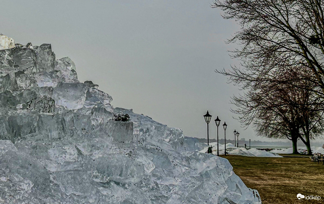 Elementáris erővel jött a partra ….