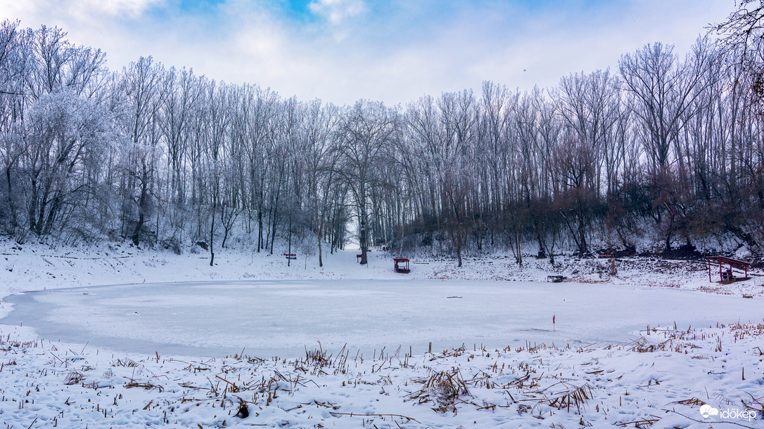 Nagyhegyes Kráter-tó