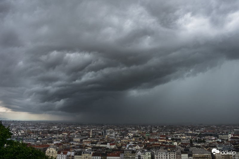 Tegnapi zivatar Budapesten.