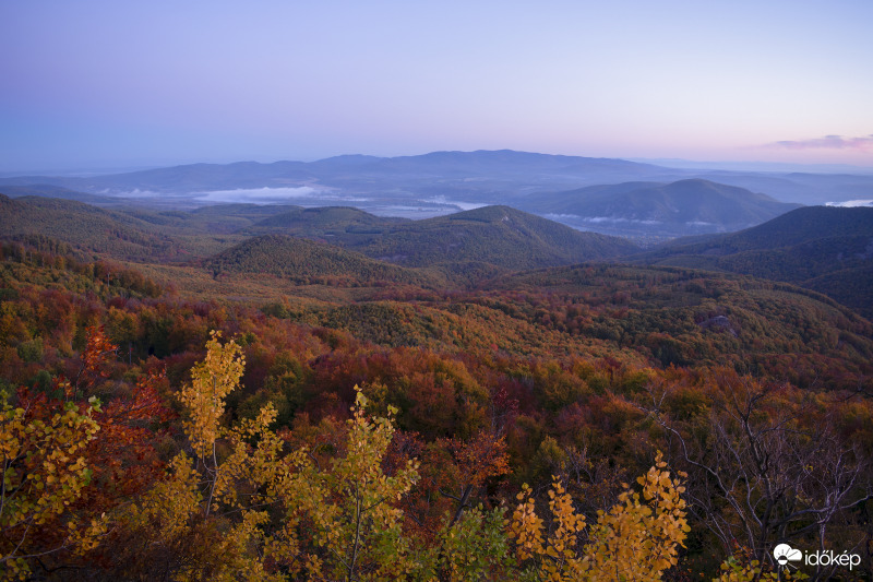 Látványos őszi színkavalkád Dobogókőről.