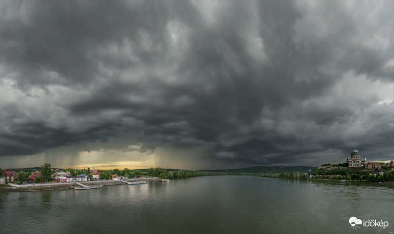 Zivataros este Párkányban