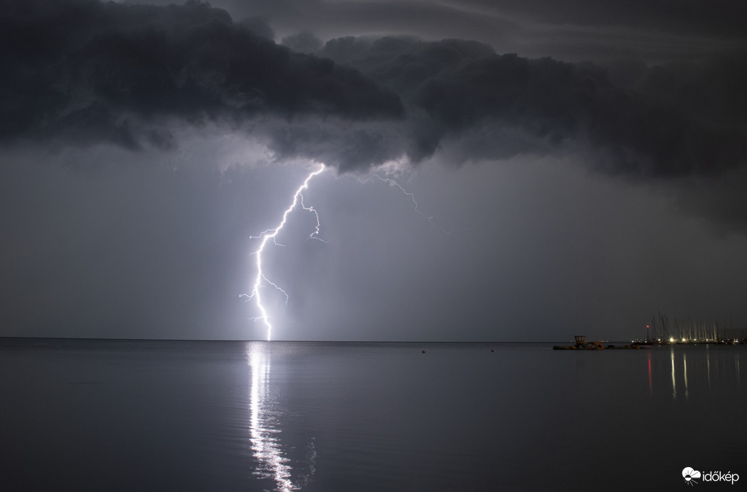 Szupercella érkezése Balatonkenesére. ⛈