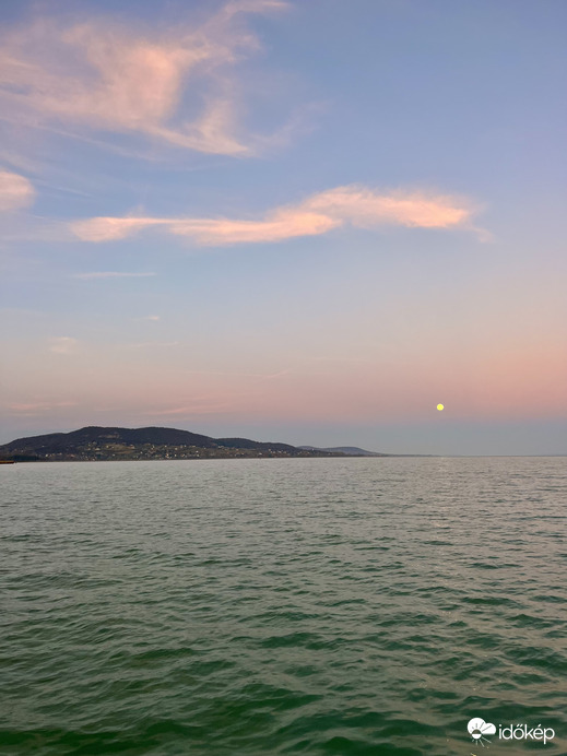 Telihold Badacsonyból