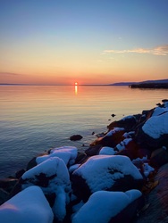 Egyszerre fagyos és melegséget árasztó