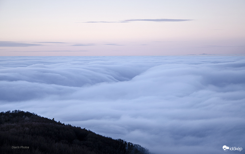 Masszív felhőrétegen túl..