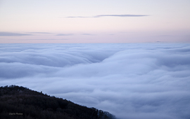 Masszív felhőrétegen túl..