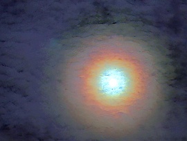 2025.09.08. 22:49 Holdkoszorú fátyolokon