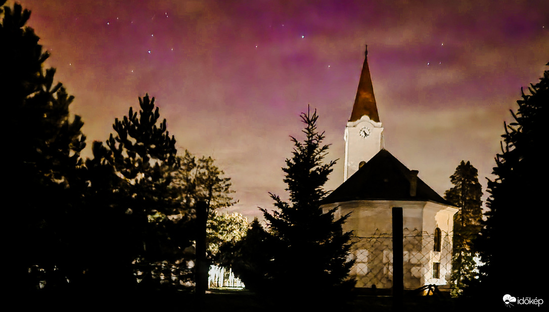 Hajnali Aurora Borealis