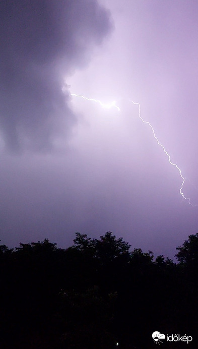 Így érkezett szuper villám...