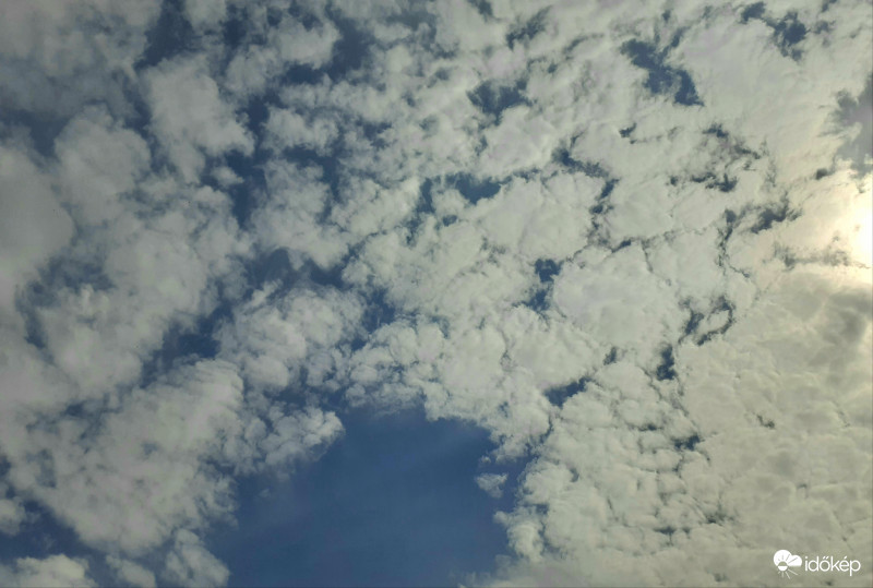 Altocumulus perlucidus