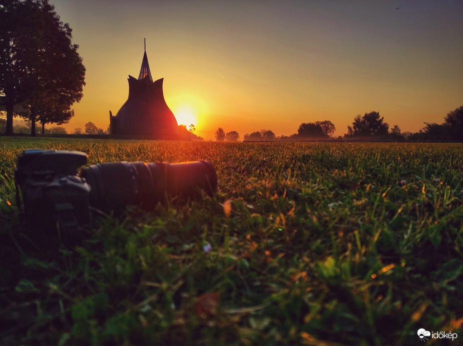 Napkelte a zalavári várszigeten 