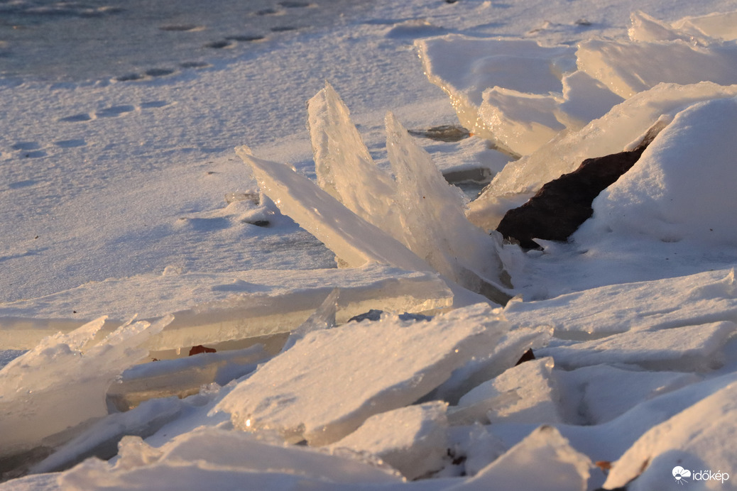 Napfény a jégen