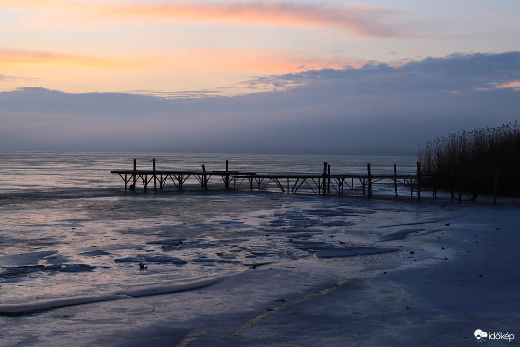 JEGES-PASZTELL ALKONYAT