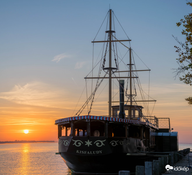 Vasárnapi ébredés Kisfaludy-val 