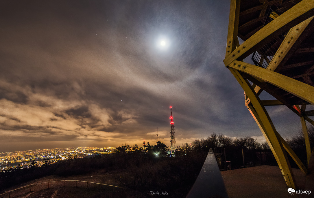 Hold halo jelenség Budapest felett
