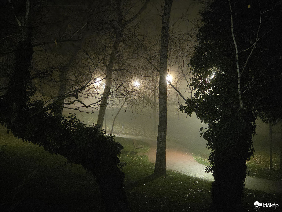 Ködbe vesző sétány