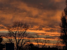 Karácsonyi égbolt és naplemente