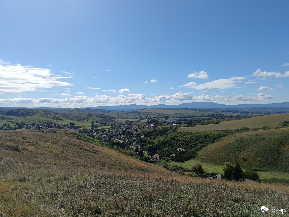 Bükkszenterzsébet a dombtetőről