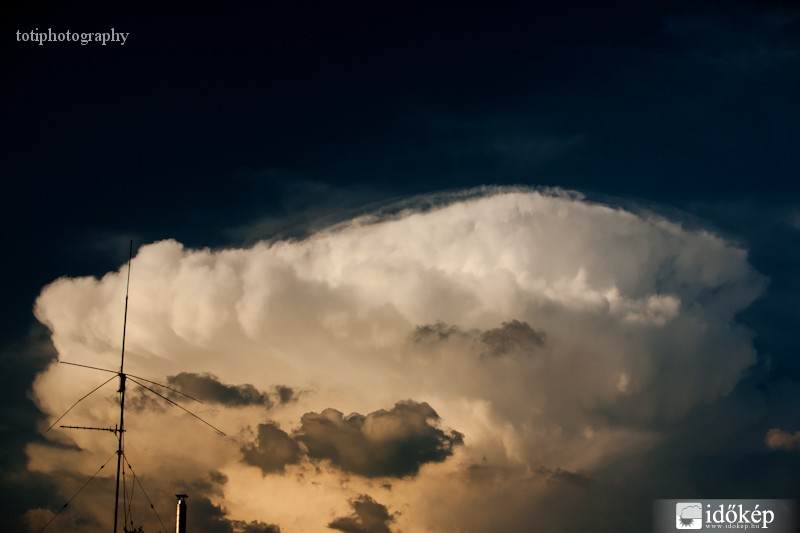 Cumulonimbus incus