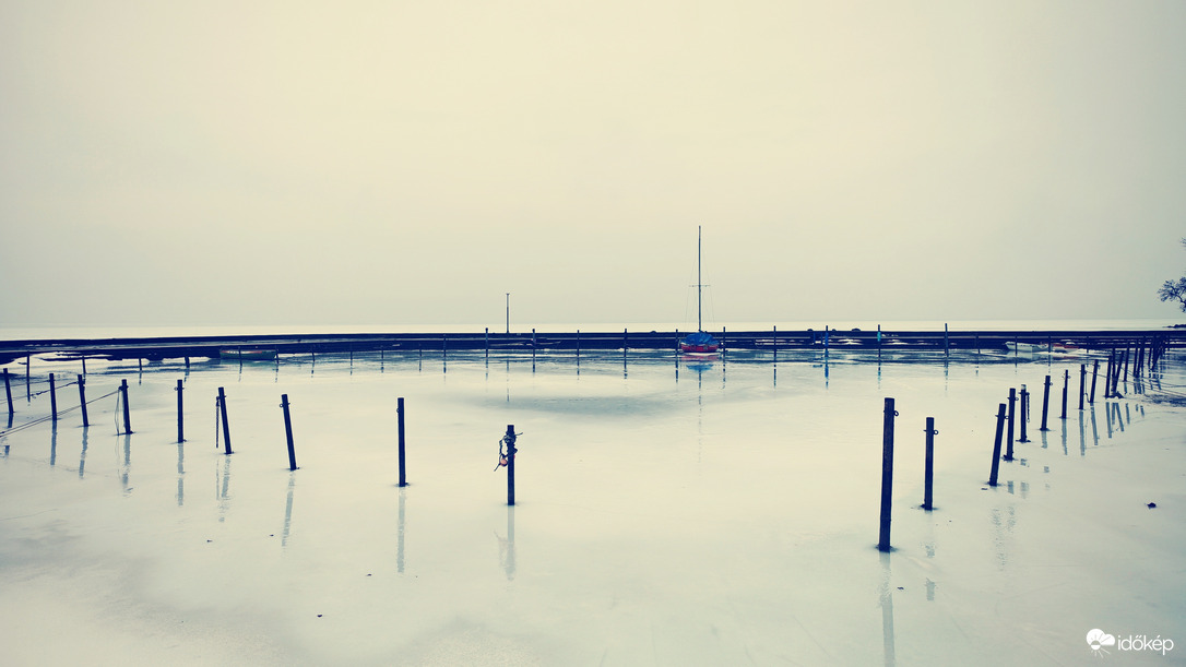 Már csak eső van a jégen... Ma már nincs tömeg... 