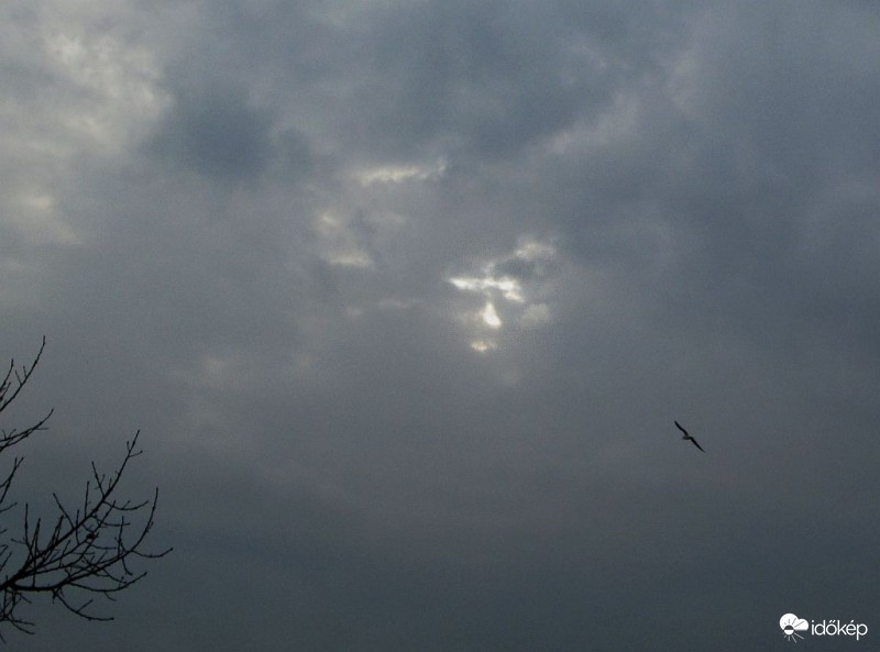 Délelőtti égkép..