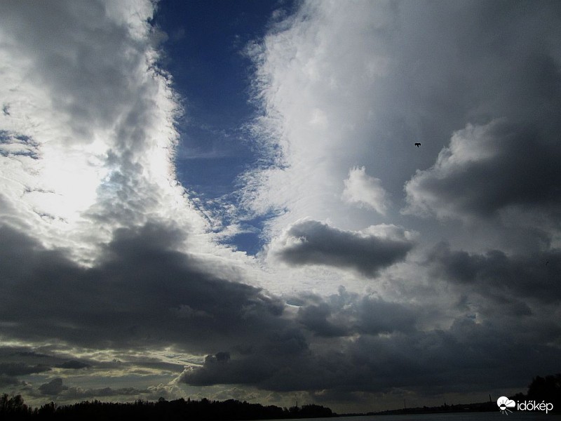 Hasadék bal oldali melléknappal..